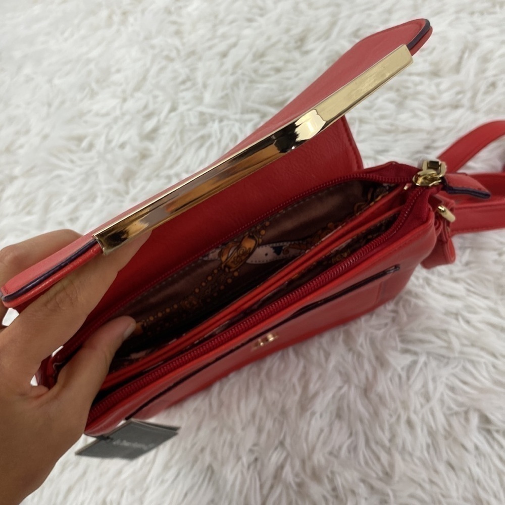 NWT La Terre Fashion Crossbody Bag - Picture 5 of 9